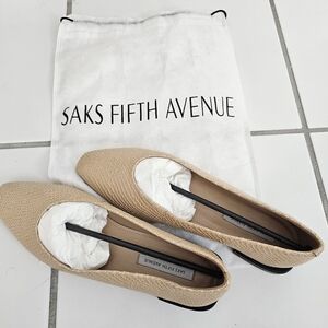 NEW Saks Fifth Avenue Women's Cream and Tan faux snak skin ballet shoes, 8